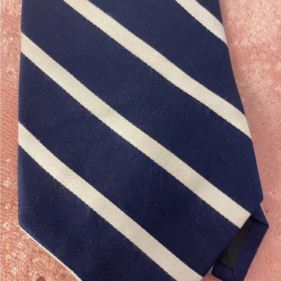 Croft & Barrow Navy and White Striped Tie - Picture 2 of 6